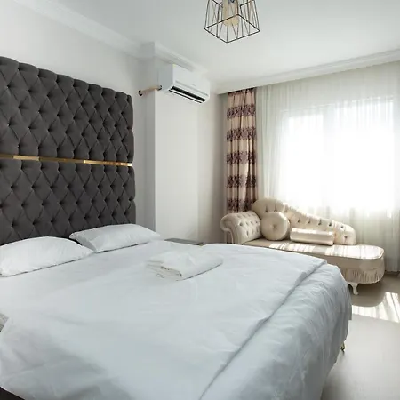 Hotel apartamentowy Leena *