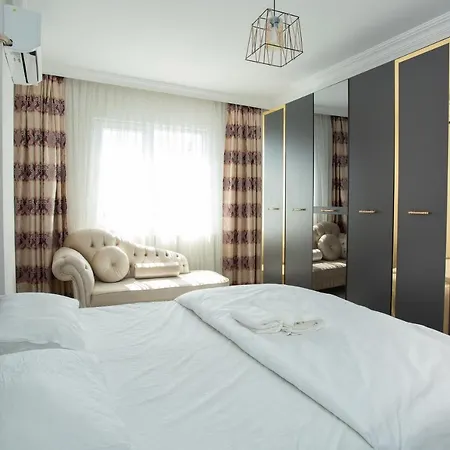 Leena Aparthotel